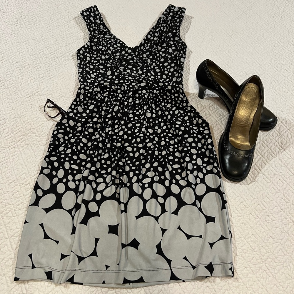 Bisou Bisou sleeveless dress w/pockets